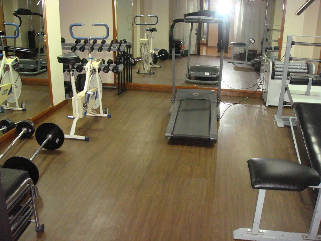 Inder Residency Hotel Ahmedabad Bagian luar foto