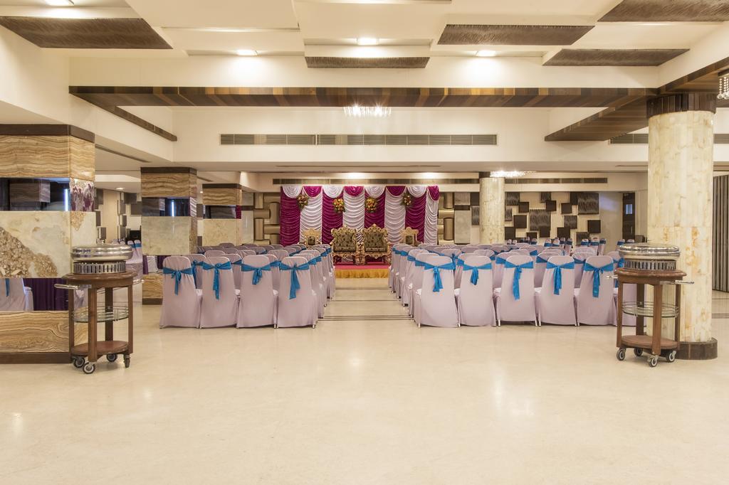 Inder Residency Hotel Ahmedabad Bagian luar foto