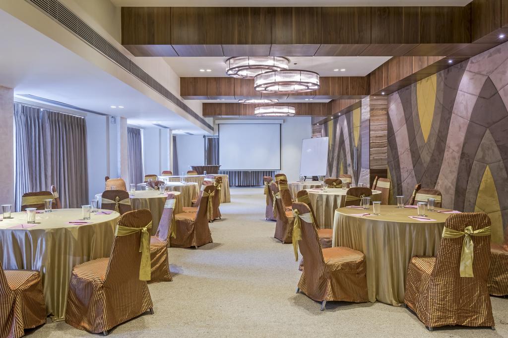 Inder Residency Hotel Ahmedabad Bagian luar foto