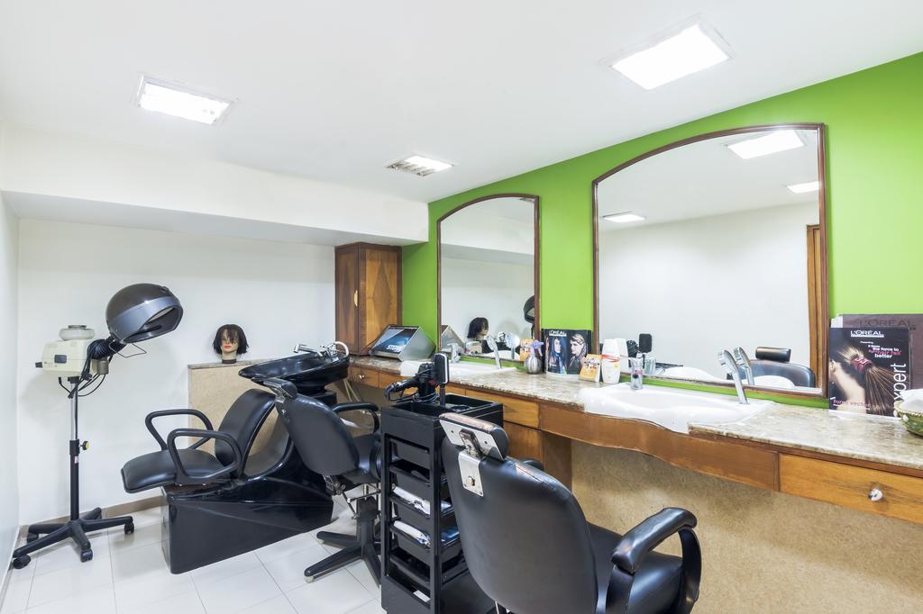 Inder Residency Hotel Ahmedabad Bagian luar foto