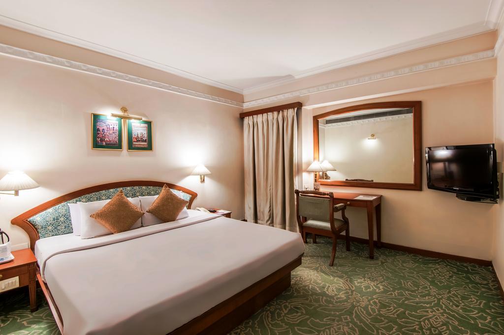 Inder Residency Hotel Ahmedabad Bagian luar foto